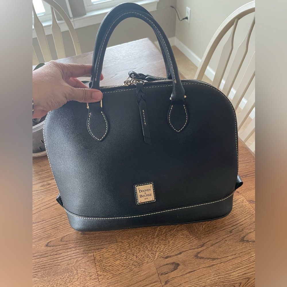 EUC Dooney & Bourke Black Dome Satchel Crossbody with Dust Bag.